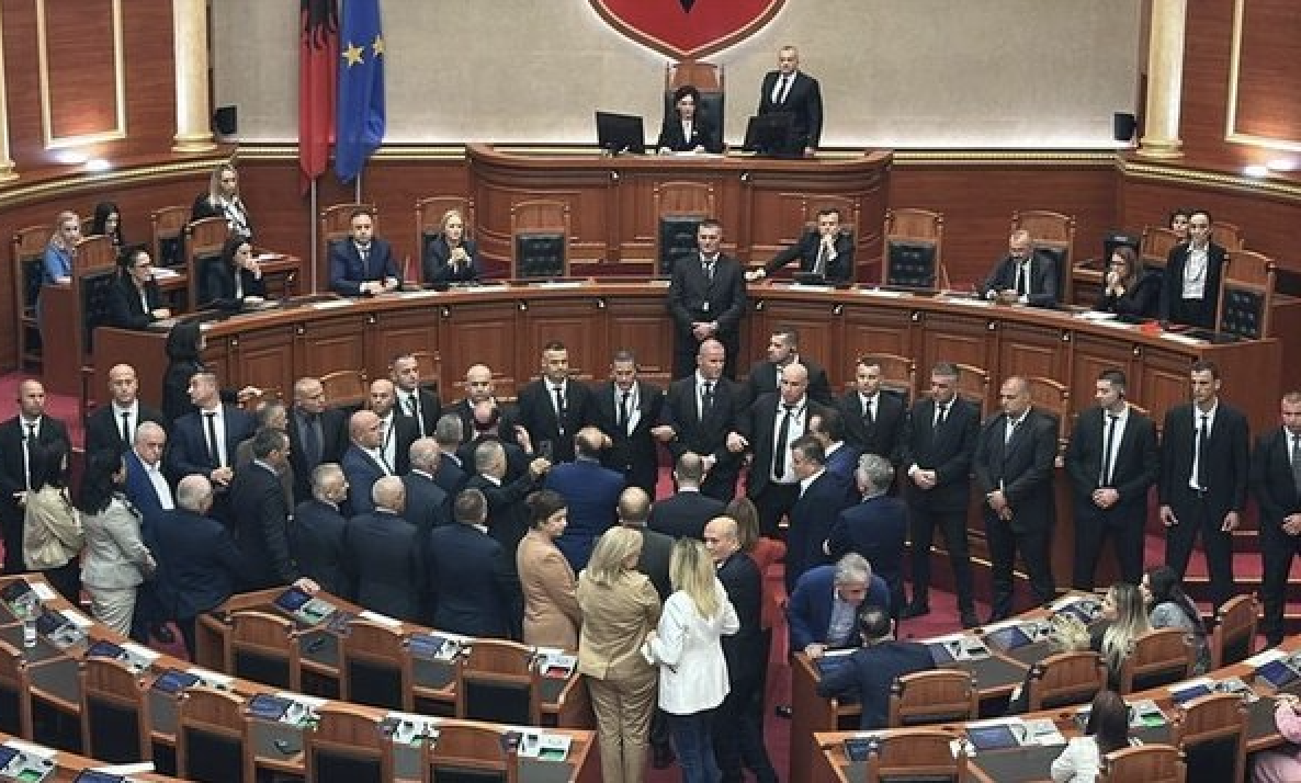 Albanian Democratic Party MPs disciplined, opposition fails to block Parliament